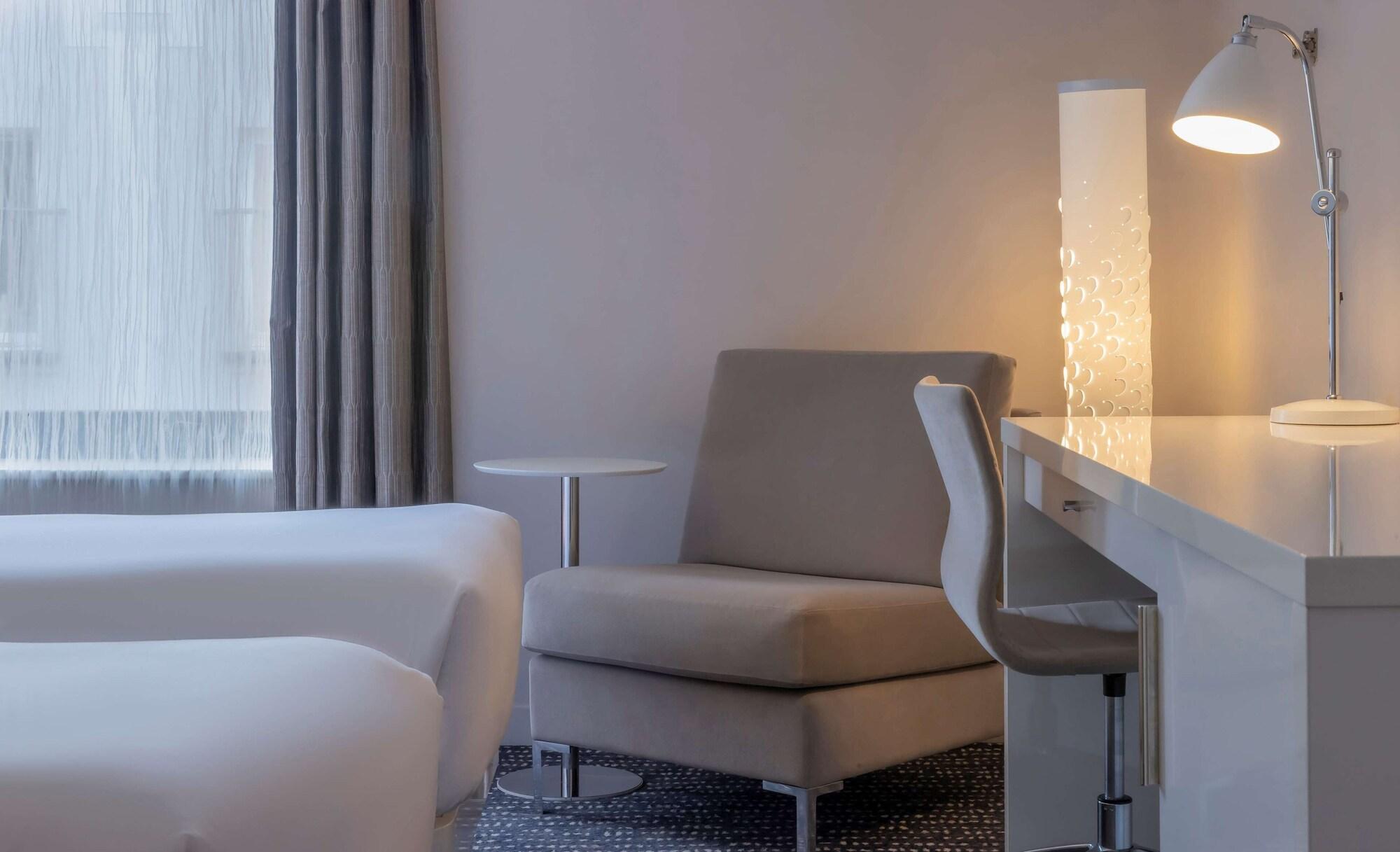 Hotel The Morrison Dublin, Curio Collection By Hilton Exteriér fotografie A room at the hotel