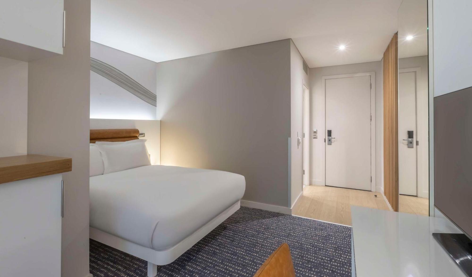 Hotel The Morrison Dublin, Curio Collection By Hilton Exteriér fotografie A bedroom at the hotel