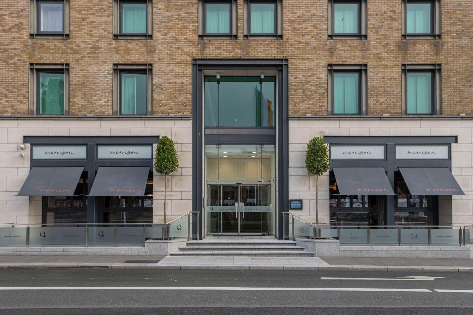 Hotel The Morrison Dublin, Curio Collection By Hilton Exteriér fotografie The entrance to the hotel