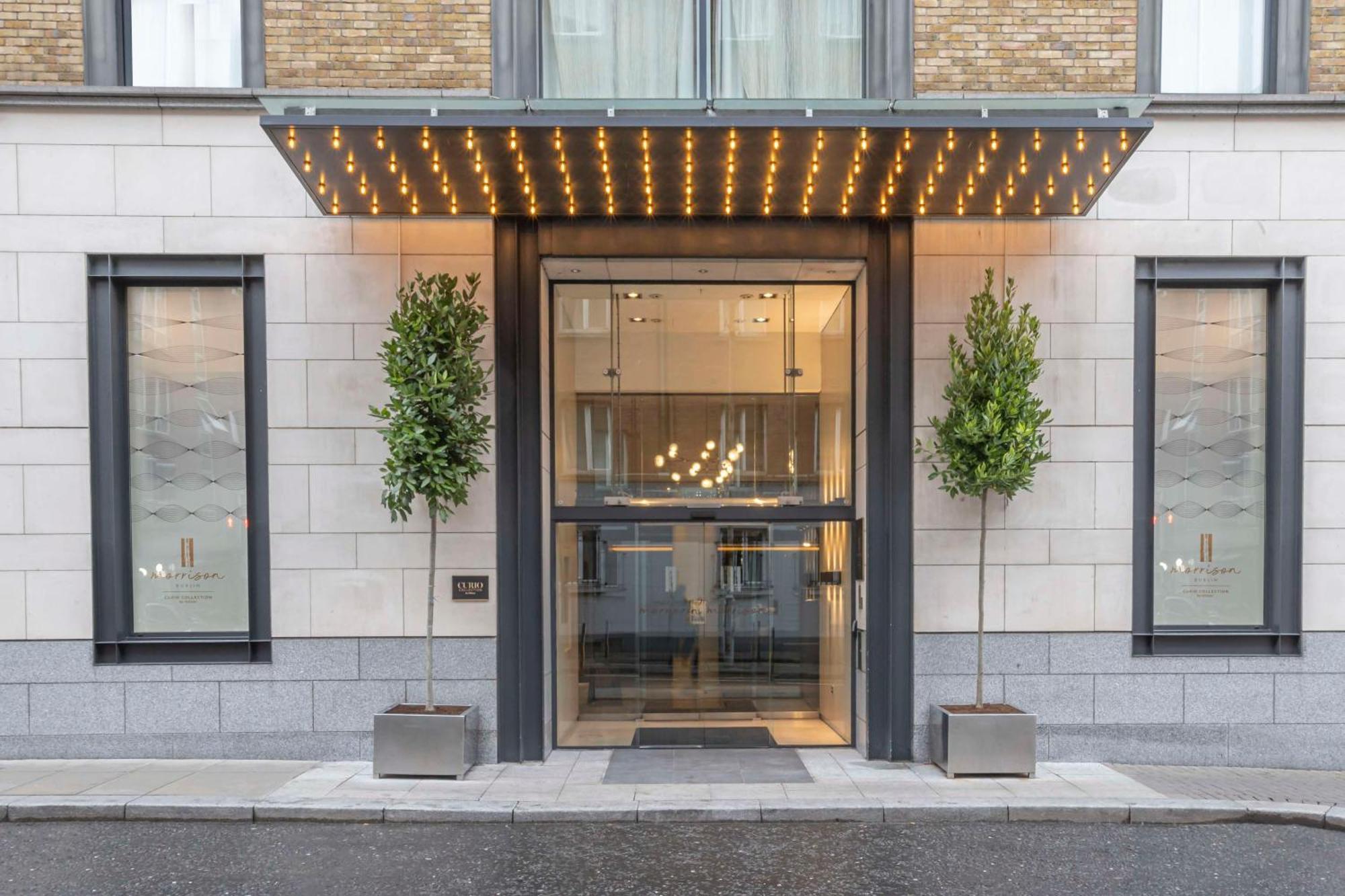 Hotel The Morrison Dublin, Curio Collection By Hilton Exteriér fotografie Entrance to the hotel