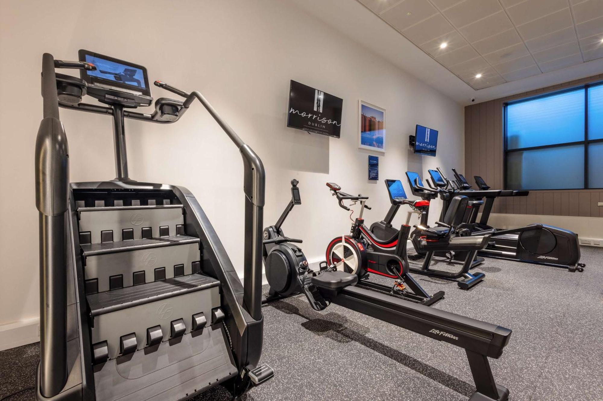 Hotel The Morrison Dublin, Curio Collection By Hilton Exteriér fotografie The gym at the hotel
