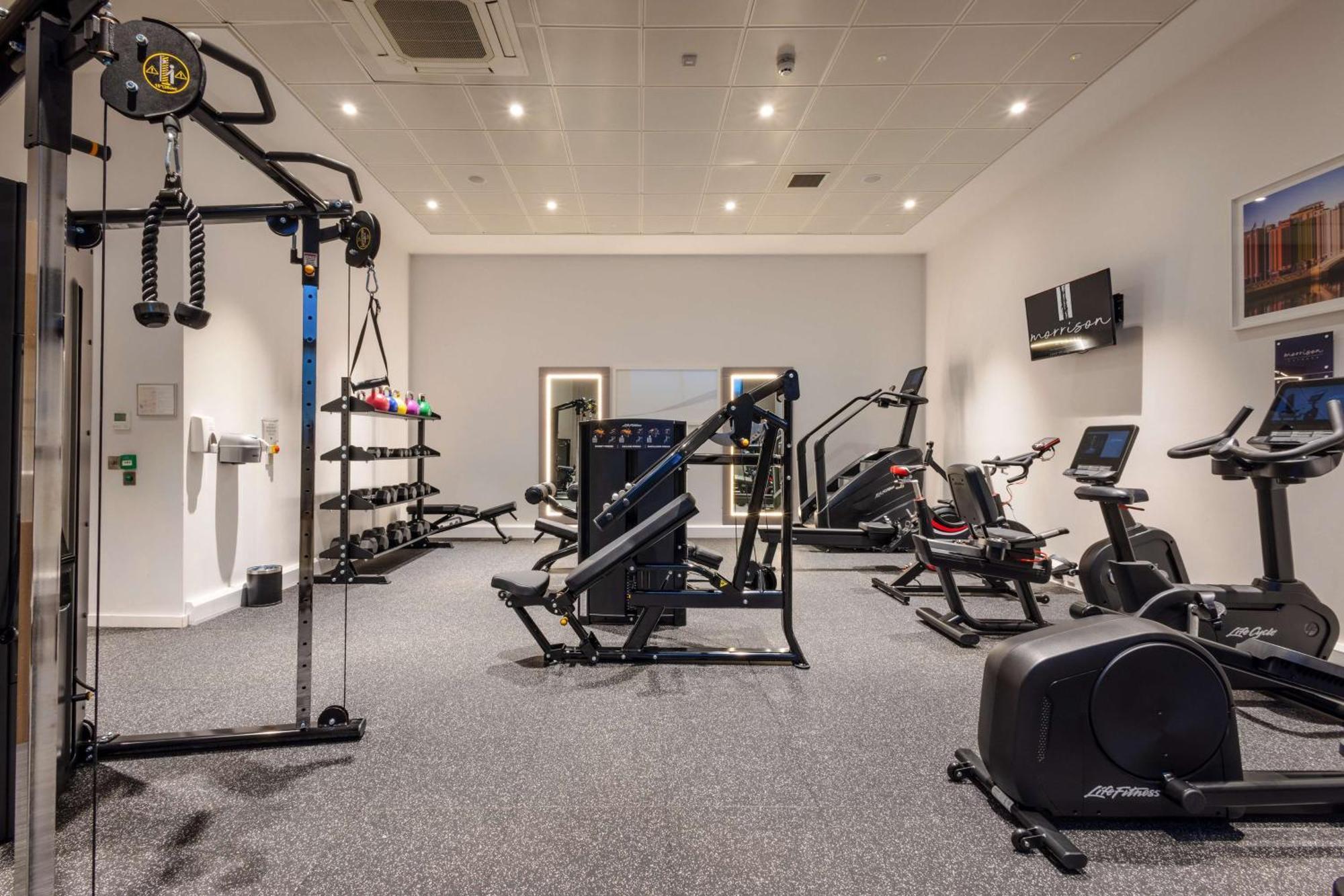Hotel The Morrison Dublin, Curio Collection By Hilton Exteriér fotografie The gym at the hotel